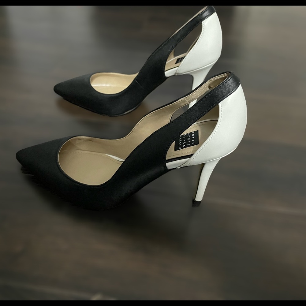 White House Black Market Pump
